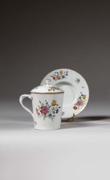 PARIS (Nast). 
Porcelain trembleuse covered...