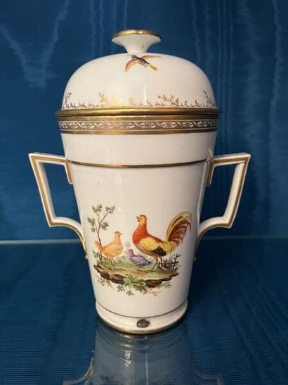 PARIS.
Rare porcelain bain-marie cup and...