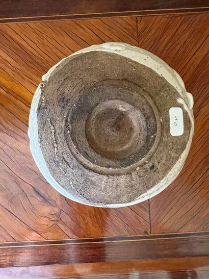 JAPAN, MINO (CHINO) kilns. 
Circular stoneware...