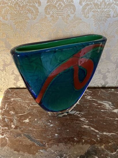 Alain & Marisa BEGOU (nés en 1945 et 1948).
Vase...