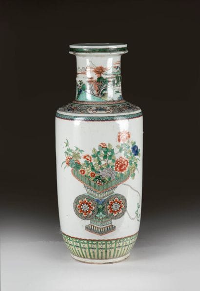 CHINA.
Porcelain baluster vase with polychrome...