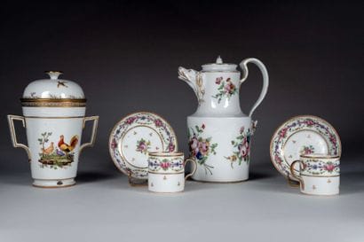 PARIS.
Rare porcelain bain-marie cup and...