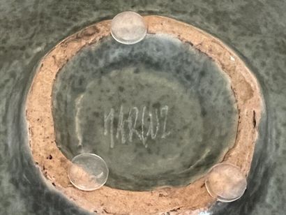 Marc UZAN (né en 1955). 
Vase pansu en céramique...
