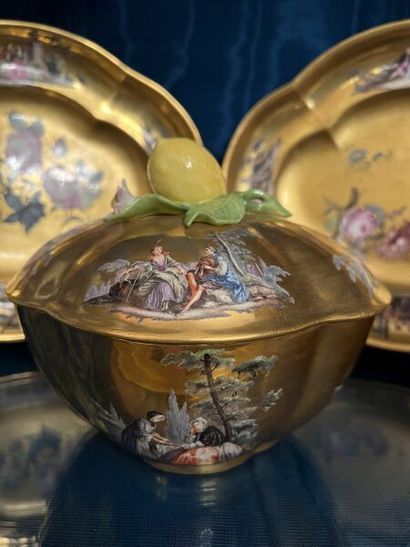 MEISSEN.
Pair of covered four-lobed sugar...