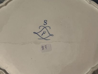 SÈVRES.
Service égoïste en porcelaine comprenant...