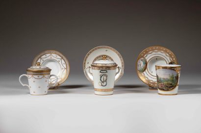 BORDEAUX (Manufacture de Verneuilh et Vanier).
Porcelain...