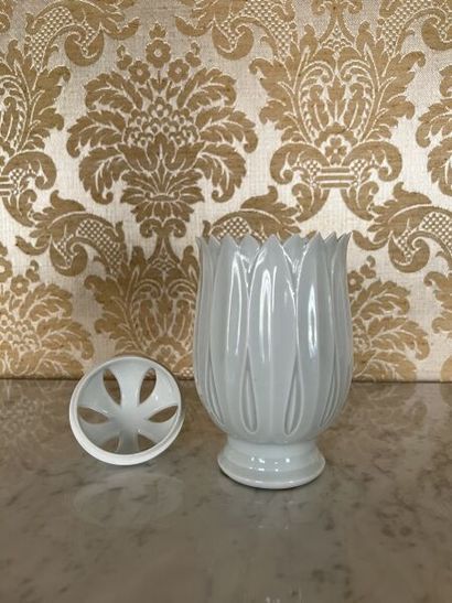 Japon (XXe siècle). 
Vase brûle-parfum en...