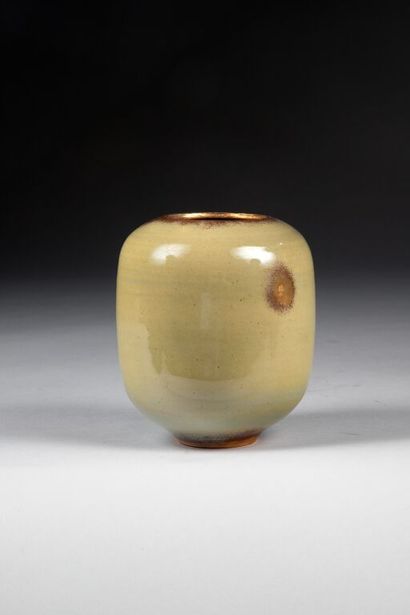 Karen SWAMI (XXe siècle). 
Vase ovoïde en...