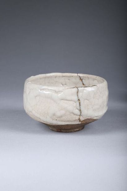 JAPAN, MINO (CHINO) kilns. 
Circular stoneware...