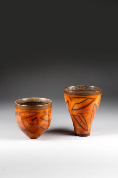 Duncan ROSS (b. 1943). 
Modernist orange-brown...