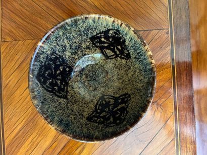 JAPAN, SETO kilns. 
Stoneware tea bowl -...