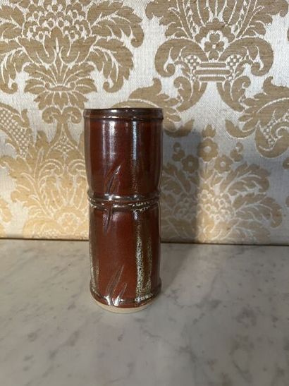 Charles HAIR (born 1955).
Cylindrical vase...