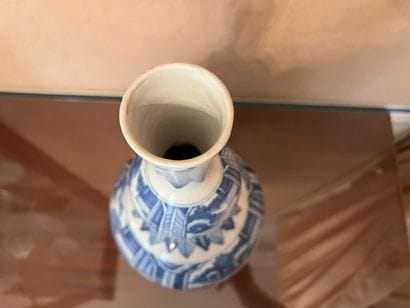 DELFT.
Earthenware double gourd vase with...
