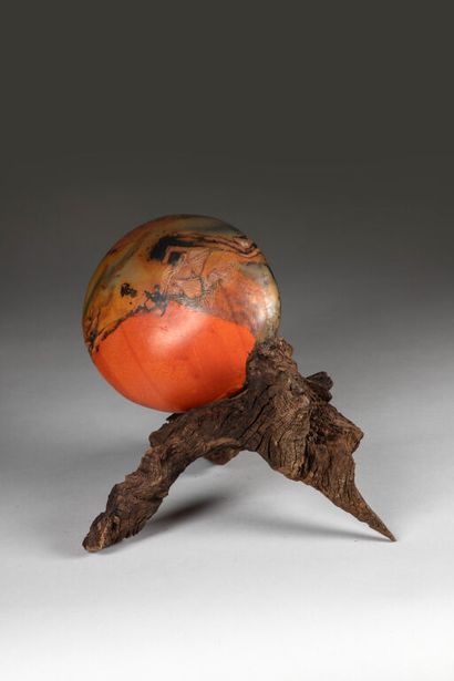 Lauriane FIROBEN (born 1977).
Spherical sculpture...