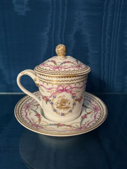 In the taste of the Manufacture de la Reine....