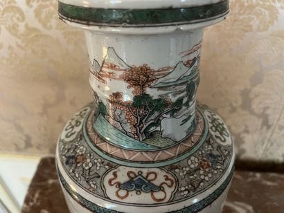 CHINA.
Porcelain baluster vase with polychrome...