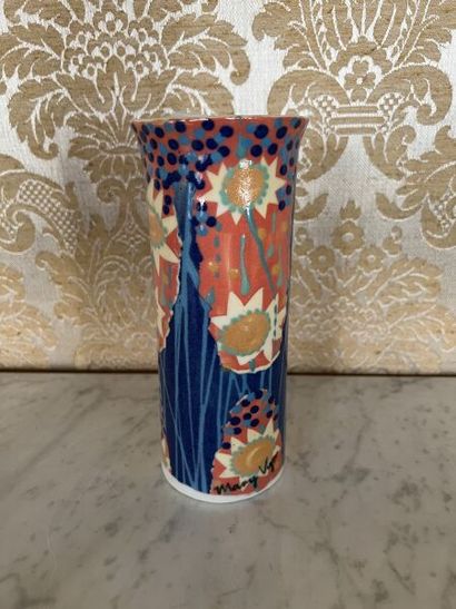 Mary VIGOR (née en 1947). 
Vase cylindrique...