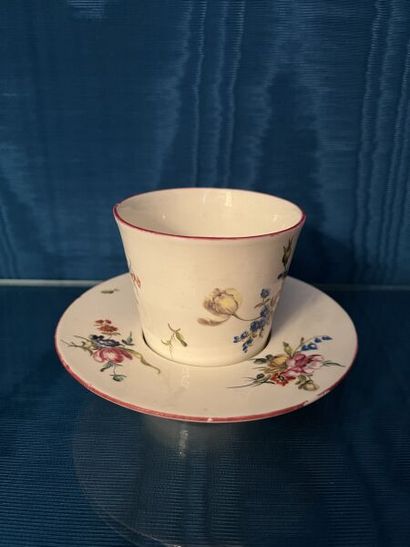 MENNECY. 
Trembleuse cup and saucer in soft...