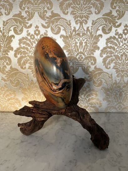 Lauriane FIROBEN (born 1977).
Spherical sculpture...