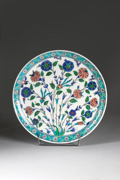 Théodore DECK (1823-1891). 
Coupe circulaire...