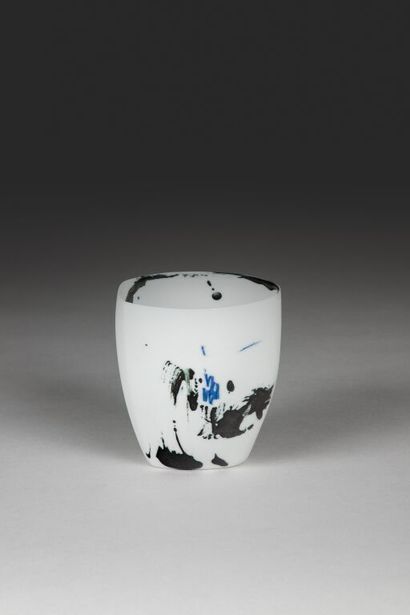 Karin BABLOK (née en 1964). 
Vase en porcelaine...