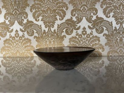 Tjok DESSAUVAGE (born 1948). 
Varnished porcelain...