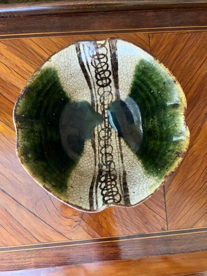 JAPAN, MINO kilns, ORIBE style. 
Stoneware...