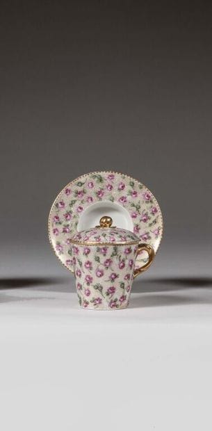 SÈVRES. 
Covered sunken porcelain goblet...