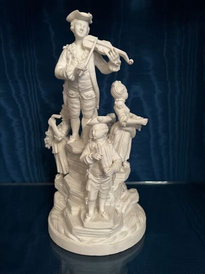 MENNECY.
Rotating group in soft porcelain...