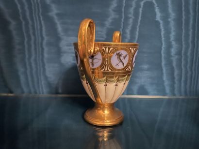 PARIS.
Porcelain goblet with handles and...