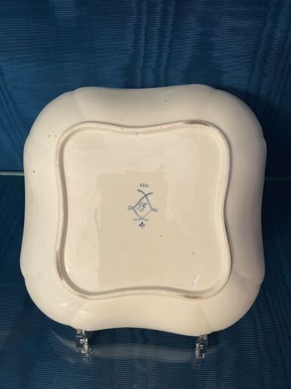 In the Sèvres style. 
Porcelain scalloped...