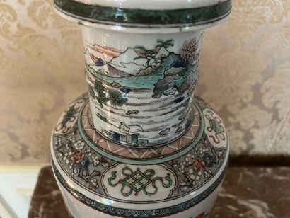 CHINA.
Porcelain baluster vase with polychrome...
