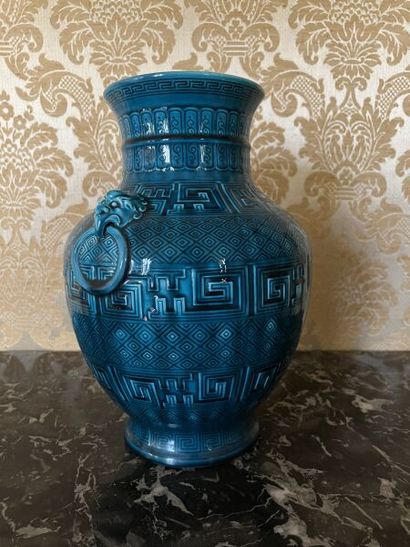 Théodore DECK (1823-1891).
Vase balustre...