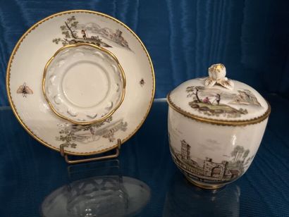 PARIS (Manufacture de Locré). 
Porcelain...