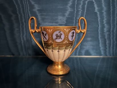 PARIS.
Porcelain goblet with handles and...