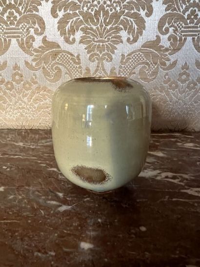 Karen SWAMI (XXe siècle). 
Vase ovoïde en...