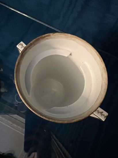 PARIS.
Rare porcelain bain-marie cup and...
