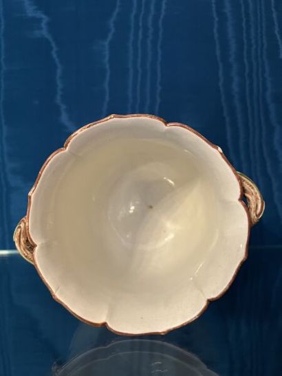 CHANTILLY.
Glass bucket with pinched sides...