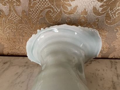 Takeshi YASUDA (né en 1943).
Vase à col évasé...