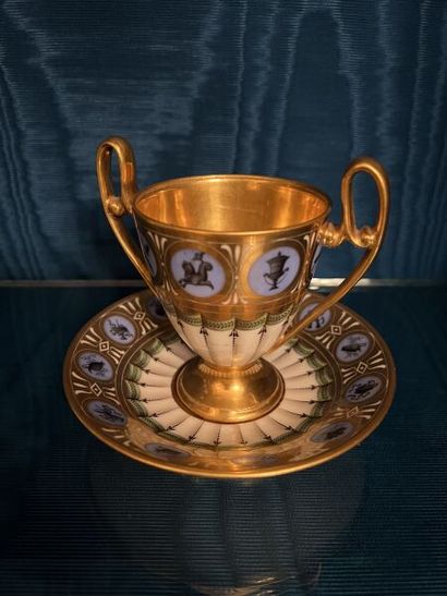 PARIS.
Porcelain goblet with handles and...