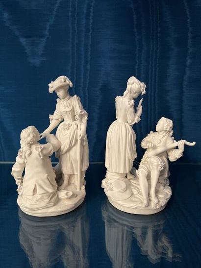 MENNECY.
Two soft porcelain cookie groups,...