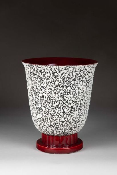 Paul MILET (1870-1950). 
Enameled porcelain...