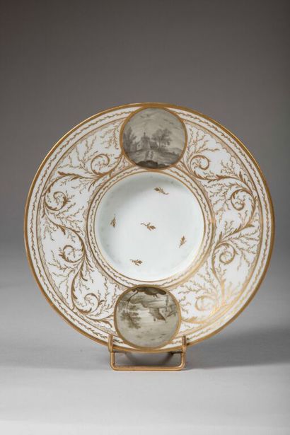 PARIS (Manufacture du Comte de Provence).
Porcelain...