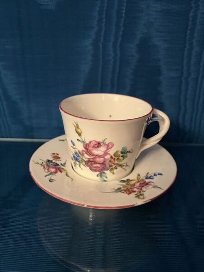 MENNECY. 
Trembleuse cup and saucer in soft...