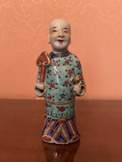 CHINA.
Ho-ho servant statuette in enameled...