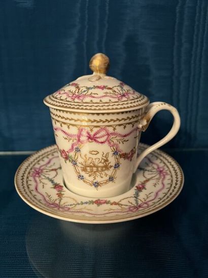 In the taste of the Manufacture de la Reine....
