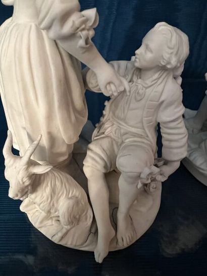 MENNECY.
Two soft porcelain cookie groups,...