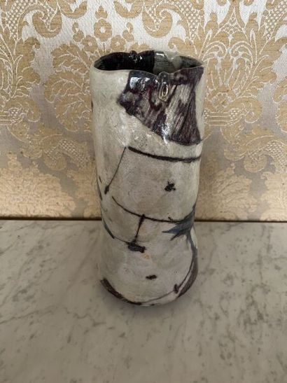 Catherine VANIER (née en 1943).
Vase cylindrique...