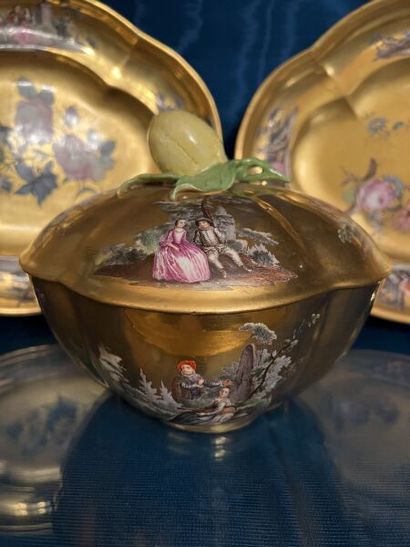 MEISSEN.
Pair of covered four-lobed sugar...