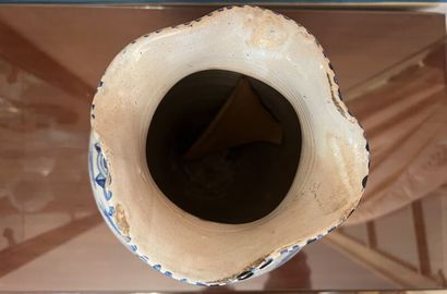 SPAIN (Talavera). 
Earthenware baluster vase...